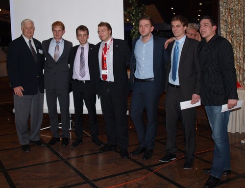 Das Gewinner-Team 2011: Timothy Gilbert (Northwood University), Kristian Daugaard Schultz (Business Academy Aarhus), Erwan Goret (ESSCA), Björn Maier (HfWU), Philipp Pichel (BFC Northeim), Florian Schmid (HfWU), Robert Schmidt (BFC Calw).