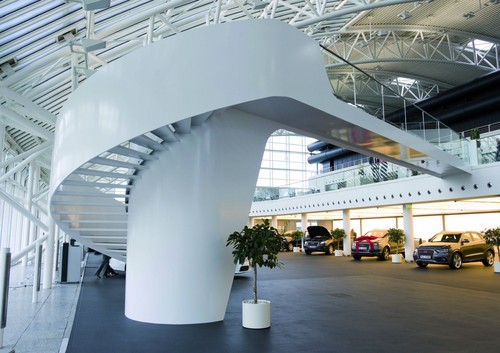 Das Kundencenter im Audi Forum hat seit der Eröffnung am 8. Mai 1992 mehr als eine Million Automobile ausgeliefert.