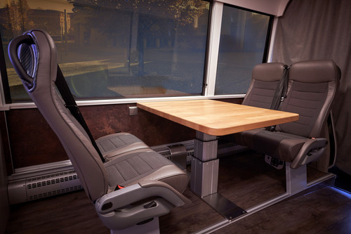 Das MAN Bus Modification Center (BMC) hat einen Neoplan Tourliner zu einem Reisemobil ausgebaut.