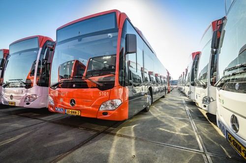 Das niederländische Busunternehmen EBS übernimmt 93 Mercedes-Benz Citaro NGT Hybrid. 