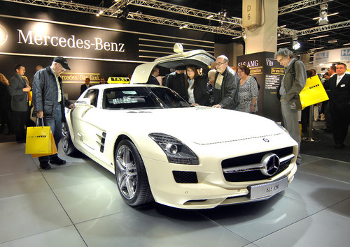 Das schnellste Taxi der Welt: Mercedes-Benz SLS AMG auf der Messe in Köln.