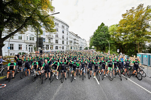 Das Skoda-Veloteam startet bei den „Bemer Cyclassics“ in Hamburg mit 225 Hobby-Radrennfahrern.
