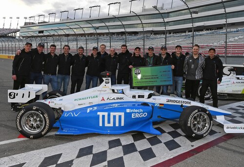 Das Team der TU München wurde im Finale der Indy Autonomous Challenge in Las Vegas Vizeweltmeister im autonomen Rennfahren.