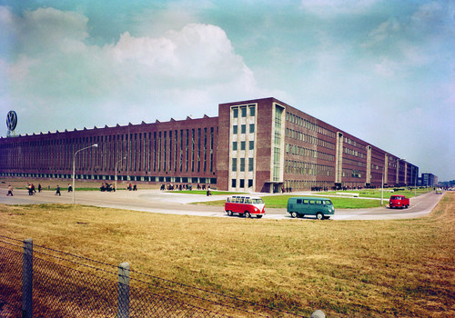 Das Volkswagen-Transporter-Werk Hannover in den 1950er-Jahren.