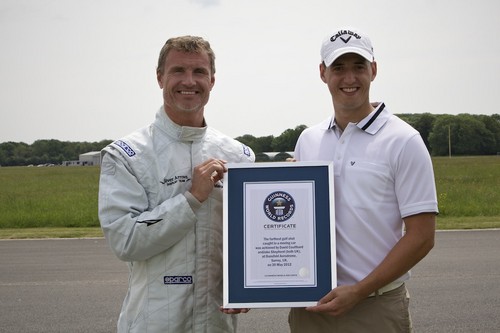 David Coulthard und Jake Shepherd mit der Bestätigung des Weltrekords.