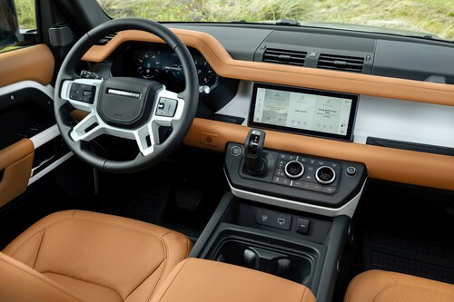 Defender 90 „Marine Blue Edition“ (die Bezeichnung Land Rover entfällt inzwischen, der Modell- ist zum Markenamen geworden).