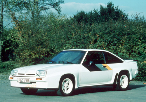Der 1981 vorgestellte Manta 400 war als Straßen- und als Wettbewerbsversion erhältlich. Vom stärksten Vertreter der von 1975 bis 1988 produzierten Manta B-Baureihe wurden 245 Exemplare gefertigt.