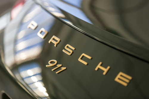 Der einmillionste Porsche 911: goldener Schriftzug am Heck.