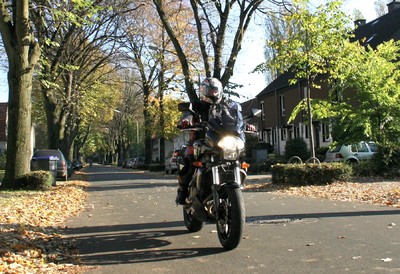 Der Herbst hat für Motorradfahrer seinen besonderen Reiz, birgt aber auch zusätzliche Gefahren. 