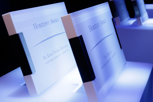 Der „Horizont&quot;-Award „Männer und Frauen des Jahres 2015“ in der Kategorie Marketing ging an Opel-Vorstandsvorsitzenden Dr. Karl-Thomas Neumann und Marketingchefin Tina Müller.