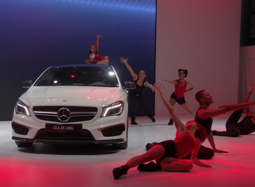 Der Mercedes-Benz CLA 45 AMG: Der haut das stärkste Ballett um.