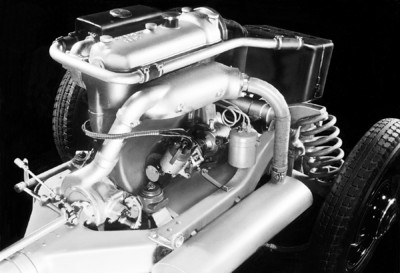 Der Motor des Mercedes-Benz 150 (Baureihe W 30, 1934 bis 1936) entwickelt aus einem Hubraum von 1,5 Liter die damals beachtliche Leistung von 40 kW / 54 PS. 