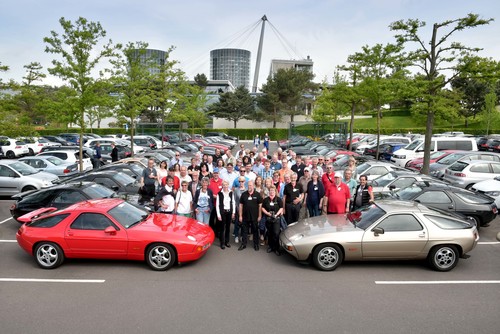 Der Porsche-Club 928 besuchte die Autostadt in Wolfsburg.