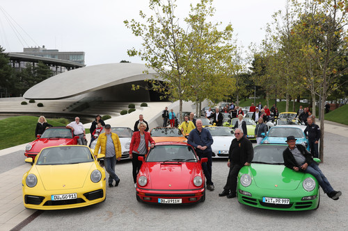 Der Porsche-Club Wuppertal besucht die Autostadt in Wolfsburg. 