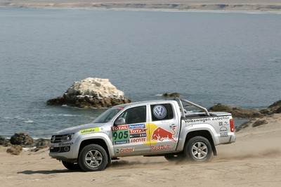 Der Volkswagen Amarok ist offizielles Begleitfahrzeug der Rallye Dakar 2010.