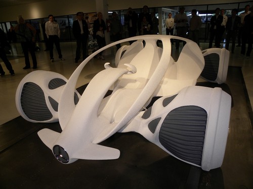 Der Vorschlag für einen Merecedes-Benz Biome stammt aus dem Designstudion von Mercedes-Benz in Kalifornien. Das &quot;Skelett&quot; der Studie.