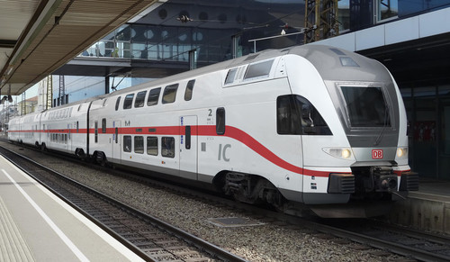 Designentwurf: Für den Einsatz bei der DB erhalten die ehemaligen Doppelstockzüge der österreichischen Westbahn eine neue Lackierung.