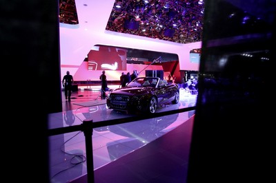 Detroit 2010: Blick durch den Vorhang bei Audi.