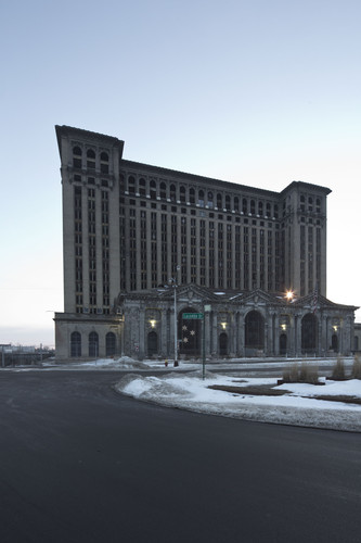 Detroit 2015. Der alte Hauptbahnhof ist immer noch eines der eindruckvollsten Denkmäler des Niedergangs.