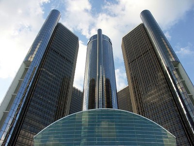 Detroit heute: Einst als Zeichen des Neubeginns gebaut, heute GM-Hauptquartier - das Renaissance-Center in Downtown.