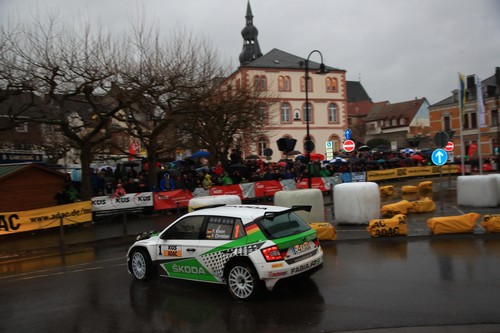 Deutsche Rallyemeisterschaft 2017: Auftaktsieg bei der ADAC-Saarland-Pfalz-Rallye für die Titelverteidiger.