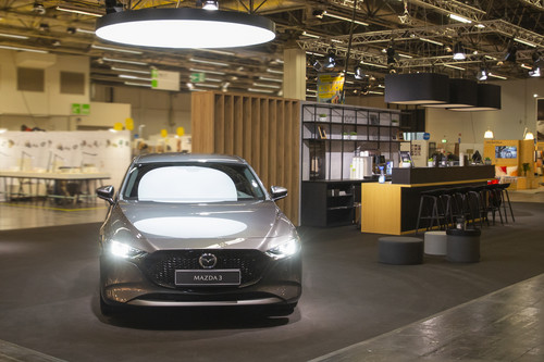 Deutschlandpremiere des Mazda3 auf der Designmesse „Blickfang“.