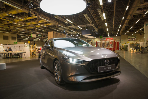 Deutschlandpremiere des Mazda3 auf der Designmesse „Blickfang“.