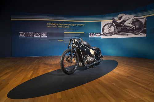 Die Ausstellung „Strom-Linien-Form – die Faszination des geringen Widerstands&quot;: Weltrekordmotorrad BMW 750 (1931).