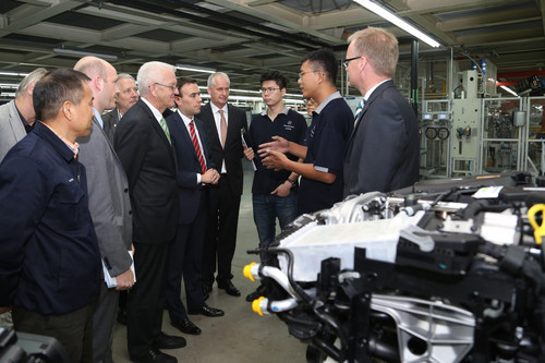 Die Delegation aus Baden-Württemberg besucht die Beijing Benz Automotive Co. (BBAC).