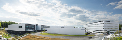 Die drei neuen Gebäude im Porsche-Entwicklungszentrum Weissach (von links): das Designstudio mit Konzeptbau, der Windkanal und das Elektronik-Integrationszentrum.