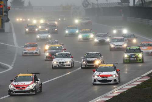 Die Entscheidung um den Titel des Opel-Astra-OPC-Cups fiel erst beim Finale.
