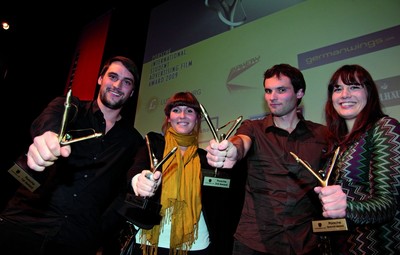 Die Gewinner des &quot;Porsche Award 2009&quot; (von links): Georg von Mitzlaff, Lena Kraeber (für Mario Zozin), Eugen Liska und Nicole Volavka.