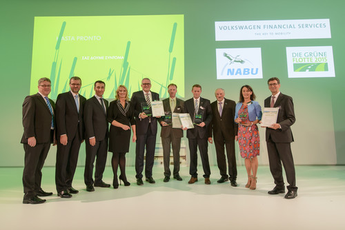 Die Grüne Flotte 2015: Die Gewinner des Umwelt-Awards gemeinsam mit den Gastgebern und Rednern.