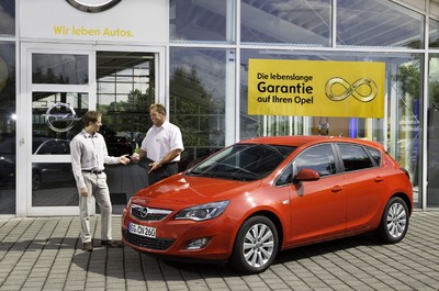 Die „lebenslange Garantie“ ist eine Pkw-Anschlussgarantie für alle Ersthalter eines neuen Opel bis zu einer Laufleistung von maximal 160 000 Kilometern.