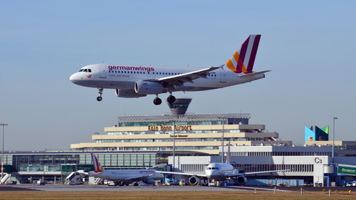 Die Lufthansa-Tochter Germanwings bot in diesem Winter 60 Prozent mehr Flüge an und ist am Flughafen Köln/Bonn führender Anbieter von Low-Cost- Flügen.