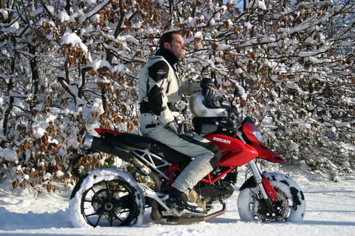 Die meisten Motorräder kommen im Winter in die Garage.