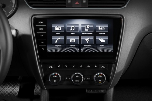 Die mobilen Online-Dienste verbinden den Skoda Octavia eng mit dem Besitzer; eine Reihe neuer Fahrerassistenzsysteme macht das Fahren noch komfortabler und sicherer.