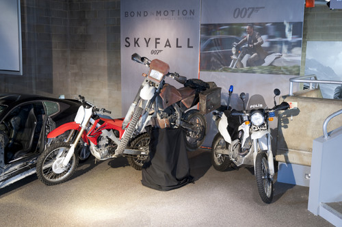 Die Originalmotorräder aus dem Film „Skyfall“ sind im britischen National Motor Museum in Beaulieu zu sehen.
