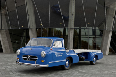 Die Replica des „blauen Wunders“ wurde nach Originalfotos aus den fünfziger Jahren gebaut. 