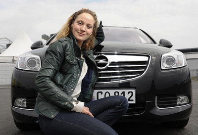 Die Schauspielerin und Grimme-Preisträgerin Jeanette Hain hat sich für einen Opel Insignia Sports Tourer entschieden.