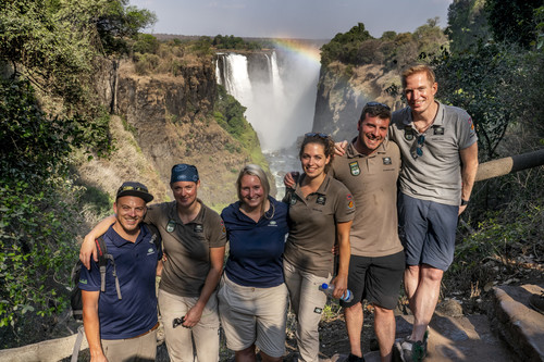 Die sechs Teilnehmer der Land-Rover-Experience-Tour 2019.