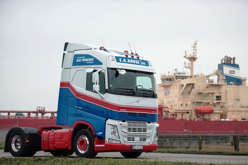 Die Spedition F.A. Kruse aus Brunsbüttel setzt den ersten Volvo FH mit Flüssigerdgas (LNG) in Deutschland ein.
