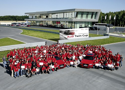 Die Teilnehmer des Audi-Twin-Cups. 