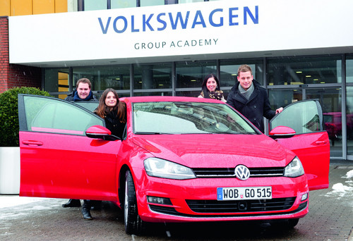 Die Volkswagen-Azubis Tobias Baartz, Valeria Troina, Fenja Ortmann und Niklas Heinecke hatten bei &quot;Jugend gründet&quot; die Idee für eine Pendler-App.