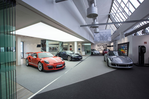 Die Werksabholung von Porsche in Stuttgart-Zuffenhausen.