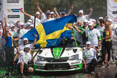 Die WRC-2-Weltmeister Pontus Tidemand und Jonas Andersson aus Schweden siegten im Skoda Fabia auch bei der Rallye Deutschland 2017.