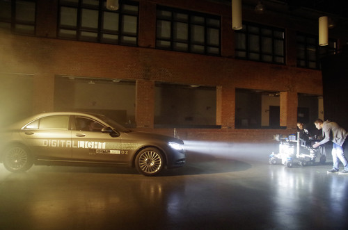 „Digital Light“ von Mercedes-Benz.