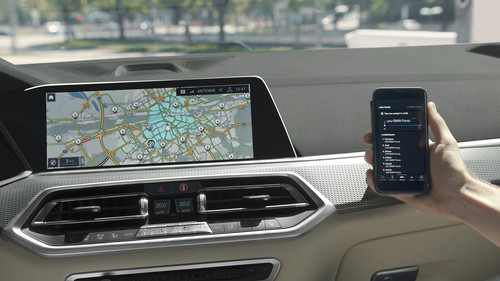 Digitaler BMW-Service „eDrive Zone“ im Testfahrzeug.