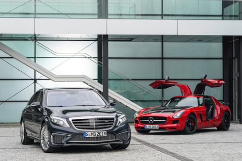 Doppelte Weltpremiere für Mercedes-AMG: Mercedes-Benz S 65 AMG und SLS AMG GT FinaI Edition in Tokio und Los Angeles.