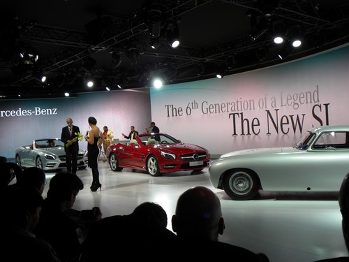 Dr. Dieter Zetsche präsentiert den neuen Mercedes-Benz SL.